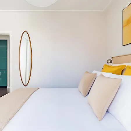 Campo De Ourique Deluxe Mid-term Апартаменти